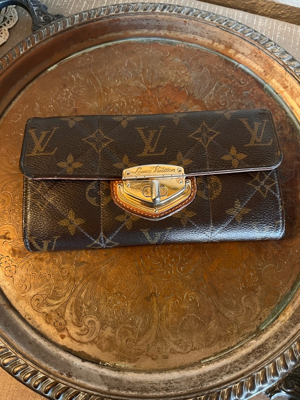 Authentic Louis Vuitton Monogram Etoile Sarah Wallet